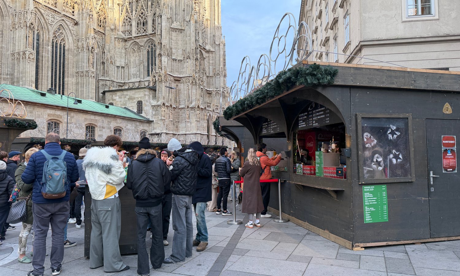 Erster Weihnachtsmarkt wollte Bargeld verbieten — unzensuriert