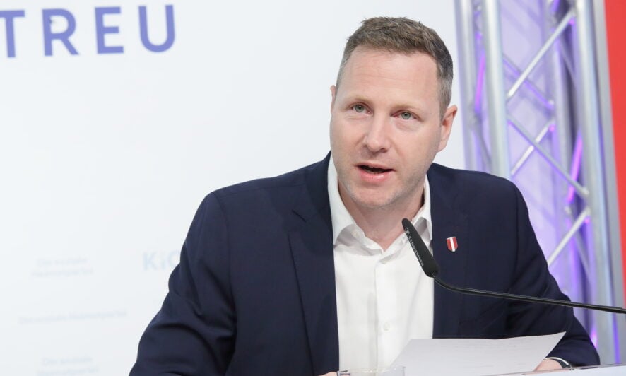 FPÖ-Generalsekretär Michael Schnedlitz zeigt anhand von zwei konkreten Fällen, wie ÖVP und SPÖ mit unserem Steuergeld umgehen.