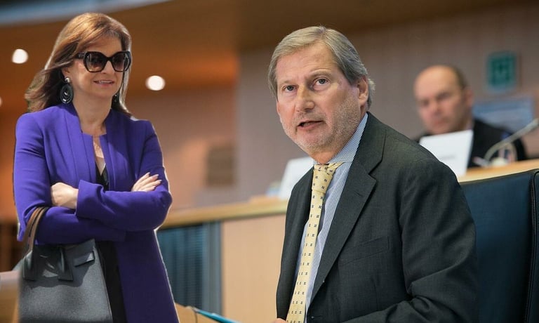 Johannes Hahn, Susanne Riess-Passer — European Parliament from EU / CC BY 2.0 / Karl Gruber / CC BY-SA 4.0 / Wikimedia
