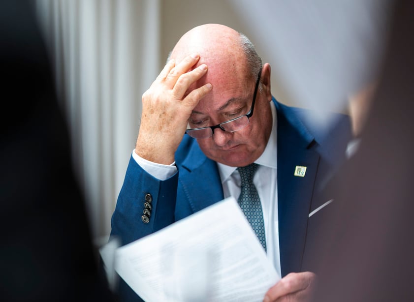 Als Generalsekretär im Februar 2024 soll der heutige ÖVP-Kanzler Christian Stocker gegenüber der APA behauptet haben, dass seine Partei schuldenfrei sei.