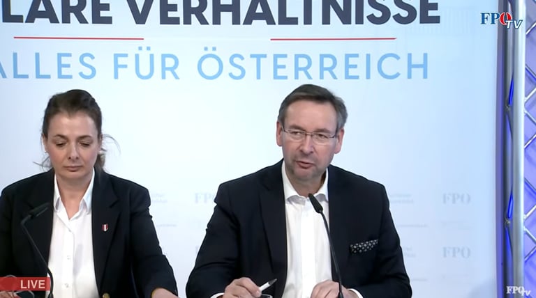 Hermann Brückl und die Nationalratsabgeordnete Katayun Pracher-Hilander — Screenshot FPÖ TV / YouTube