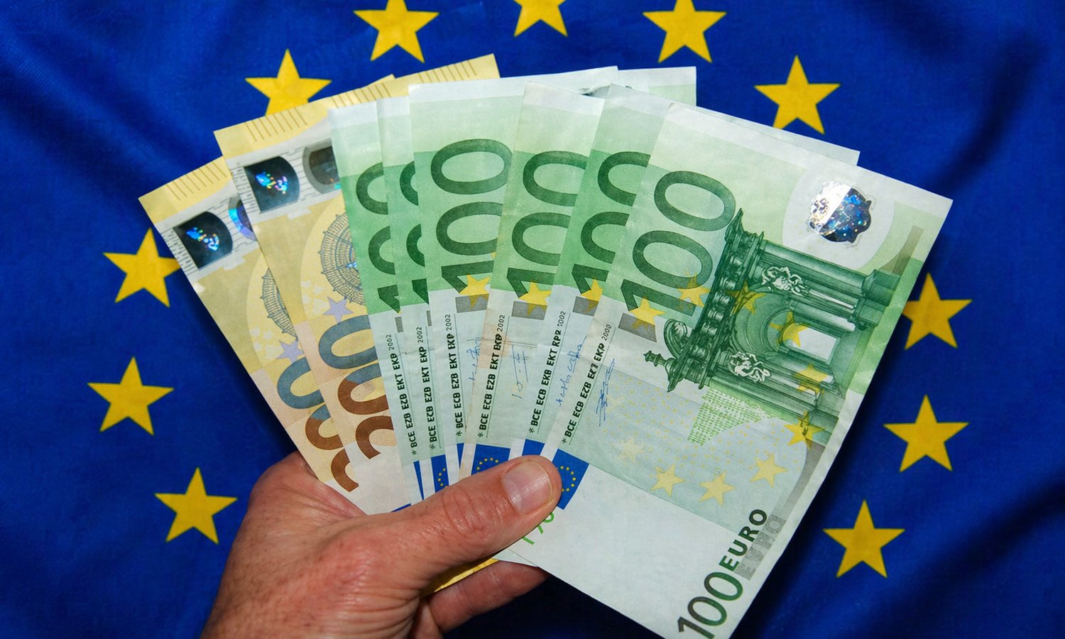 Brüssel verschärft jetzt erneut Bargeld-Regeln — unzensuriert.at