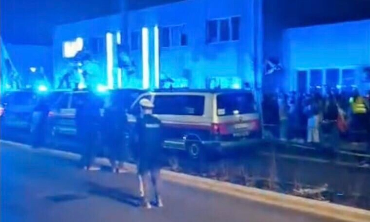 Polizeieinsatz beim Islamischen Zentrum — Screenshot / Facebook