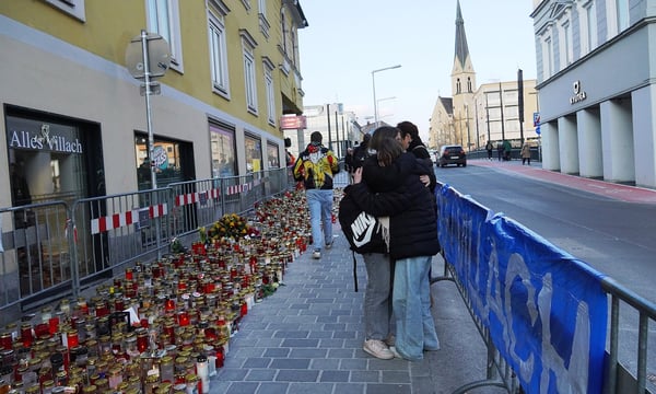 Einen Toten und mehrere Verletzte forderte der Terror-Anschlag von Villach. Der Angeklagte wurde deshalb erstinstanzlich zu lebenslanger Haft verurteilt.