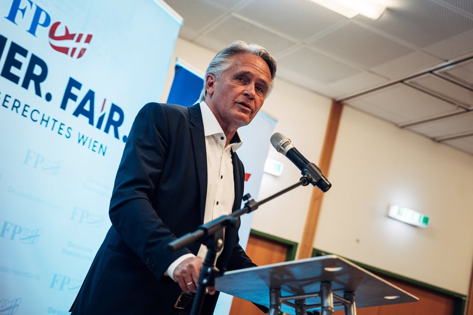 Politische Akteure würden im ORF unter dem Deckmantel von “Experten” auftreten, sagte Peter Westenthaler gestern, Montag, bei einer Veranstaltung in Wien-Simmering.