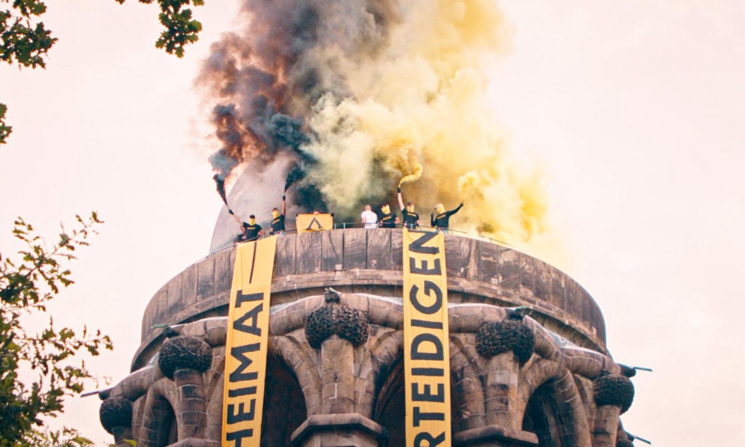 Widerstand: Patrioten erobern Hermannsdenkmal — Identitäre Bewegung/ X