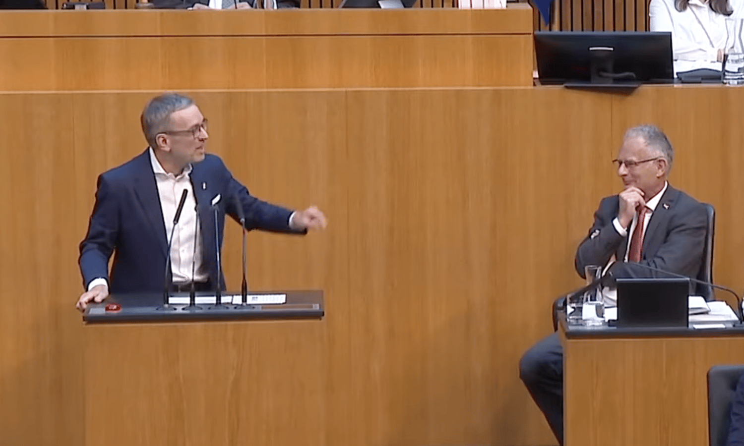 Herbert Kickl und Markus Marterbauer — Screenshot / FPÖ TV / YouTube