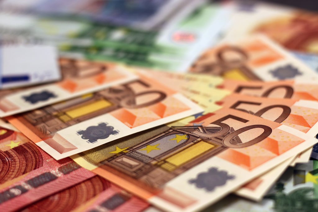 Etwa 10.800 Euro an Mindestsicherung soll eine junge Syrerin dank falscher Angaben zu ihrer Wohnsituation zu viel kassiert haben.