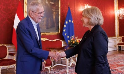 Van der Bellen und Ingrid Thurnher — Screenshot / Facebook