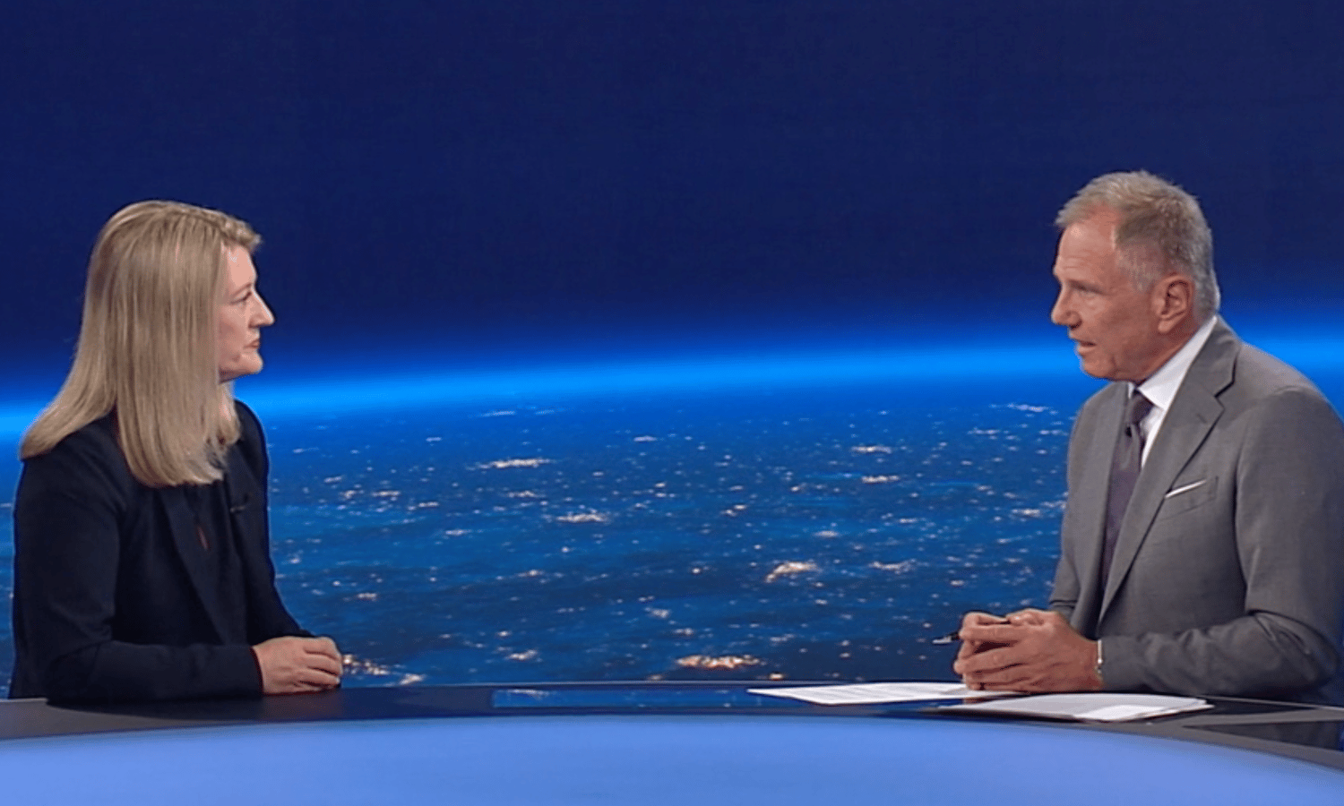 Bettina Emmerling und Armin Wolf in der ZIB2 — ORF ON