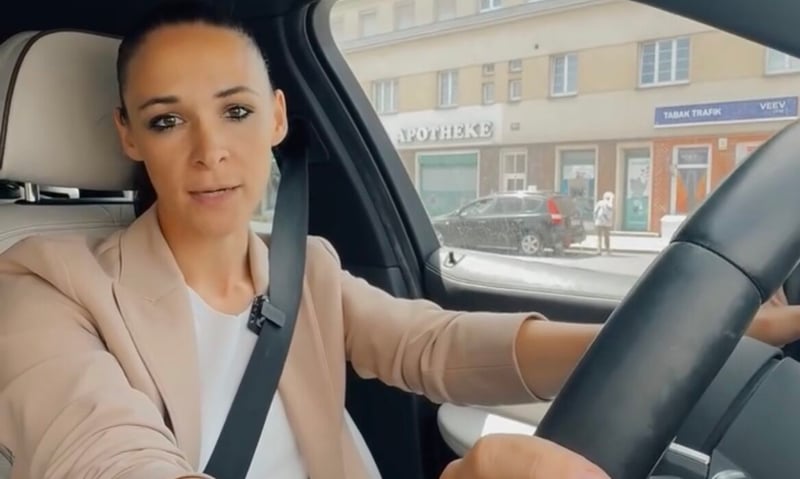 Lisa Schuch-Gubik im Autos