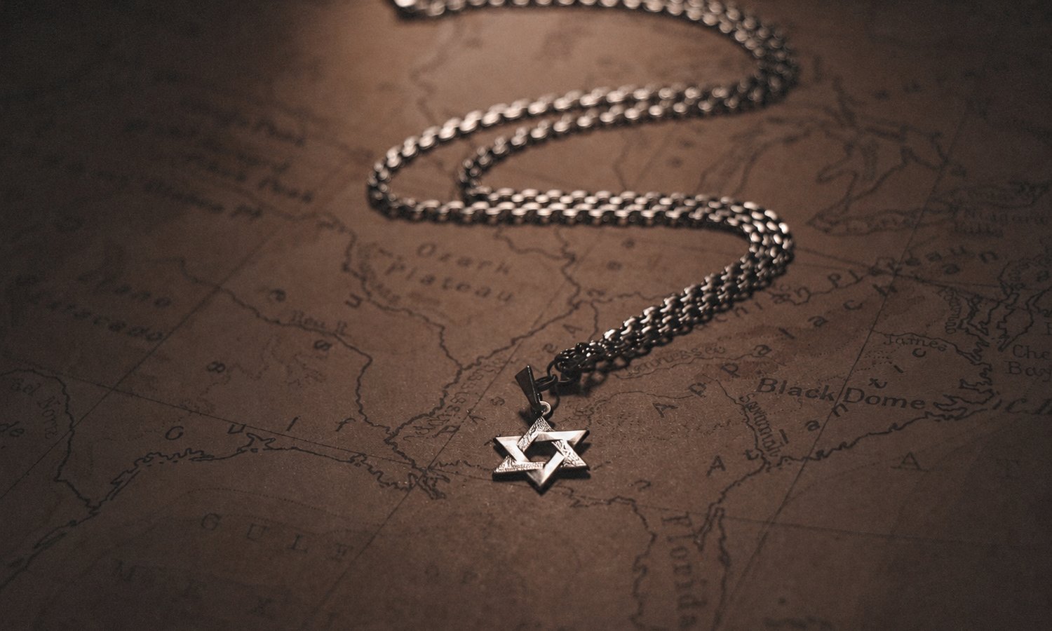 Syrer verprügelt Deutschen wegen Israel-Anstecker — Davyd Bortnik / pexels.com