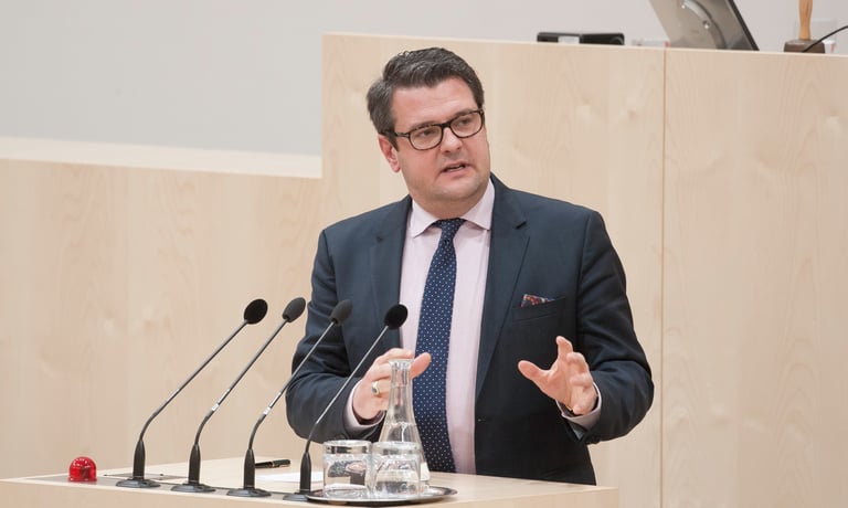 400.000 Euro Steuergeld für "linke Modepolizei" — Parlamentsdirektion/​Thomas Jantzen/ Bild ID: 7332142