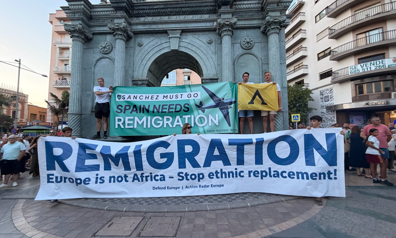 Remigration-Protest in Spanien: Sánchez muss weg! — Screenshot/X