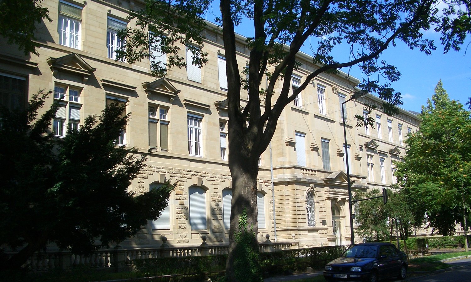 Ahriman-Verlag: Streit um „antisemitische Bücher“ — Albtalkourtaki / wikimediacommons.org (CC BY-SA 3.0)
