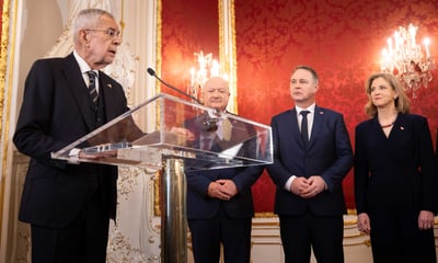Angelobung der Ampelregierung durch Bundespräsident Alexander Van der Bellen am 03 03 2025 in der Wiener Hofburg. — Carina Karlovits und Peter Lechner/HBF