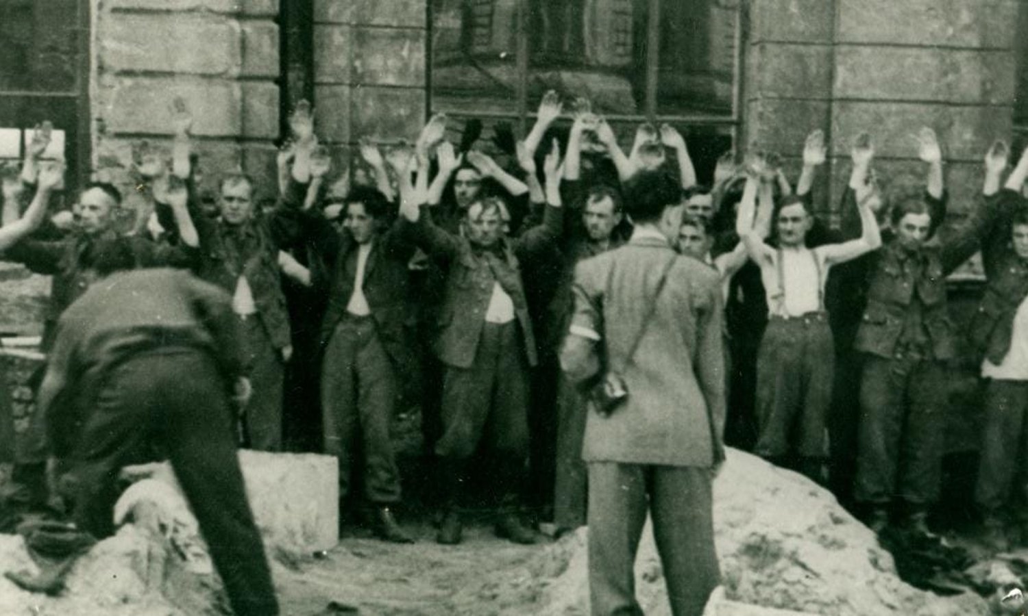 Postelberg: Sind es die ermordeten Buben? — Archiv des Ostböhmischen Museums Pardubice