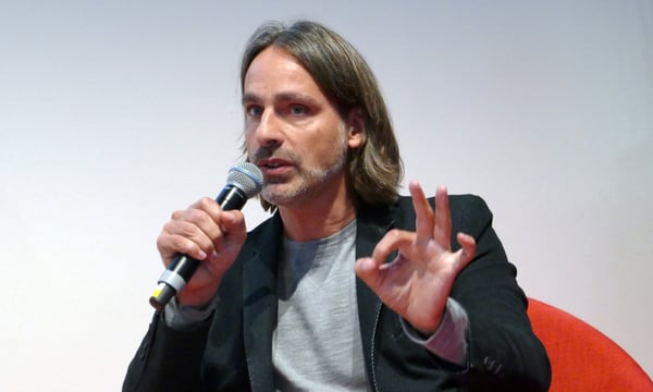 Der deutsche Philosoph Richard David Precht äußerte Zweifel daran, dass alle Impfnebenwirkungen statistisch erfasst wurden.