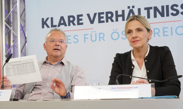 Dagmar Belakowitsch und Gerald Hauser wollen weiterhin für Aufklärung der Corona-Politik sorgen.