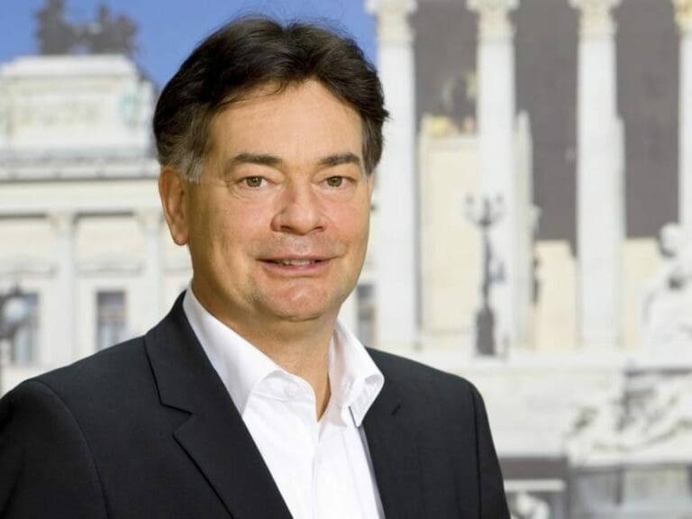 Grüner Kogler kostet seine Partei 210.000 Euro — Bild: Parlamentsdirektion / WILKE