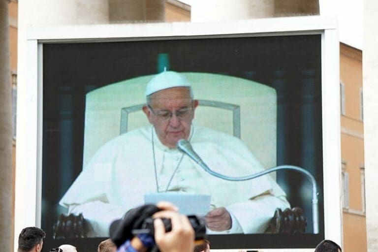 Papst unterstützt illegale Migranten finanziell — Bild: Mariordo (Mario Roberto Durán Ortiz) / Wikimedia (CC-BY-SA-4.0)