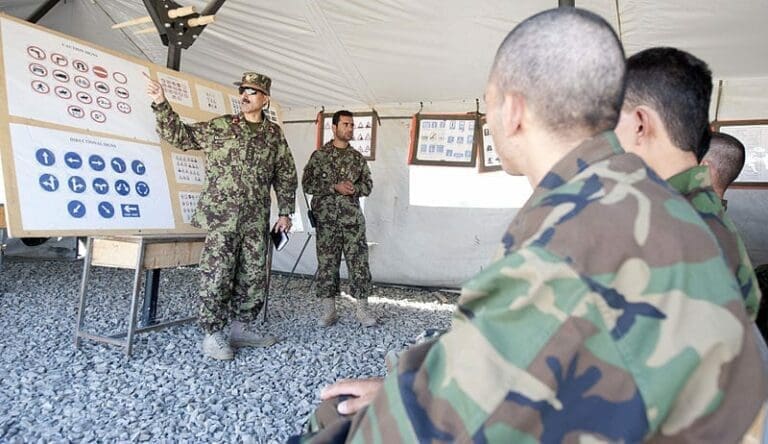 Afghanisches Militär — NATO Training Mission-Afghanistan / Wikimedia (CC-BY-SA-2.0)