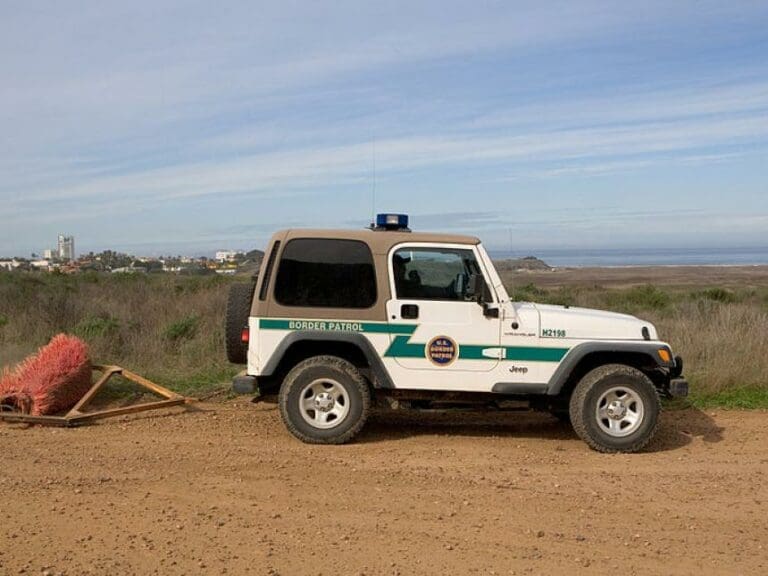 NGO organisiert Massenmigration — Bild: L. Gerald Nino, U.S. Customs and Border Protection / Wikimedia (PD)