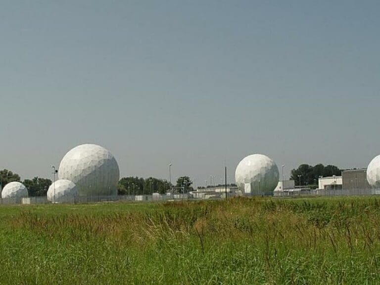 Ehemaliger BND-Chef als "Agent Ahnungslos" — Bild: Christian M. /Wikimedia (Public Domain)