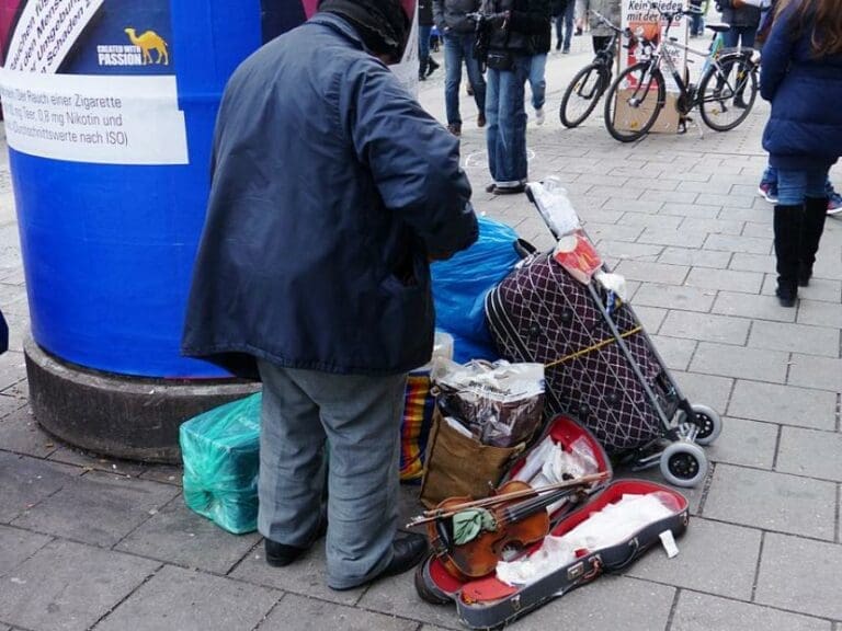 Linz bekommt sektorales Bettelverbot — Bild: indeedous / wikimedia (CC BY-SA 2.0)