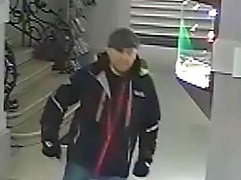 Suspect In 143k GBP Renoir Theft Caught — Bild: z.V.g