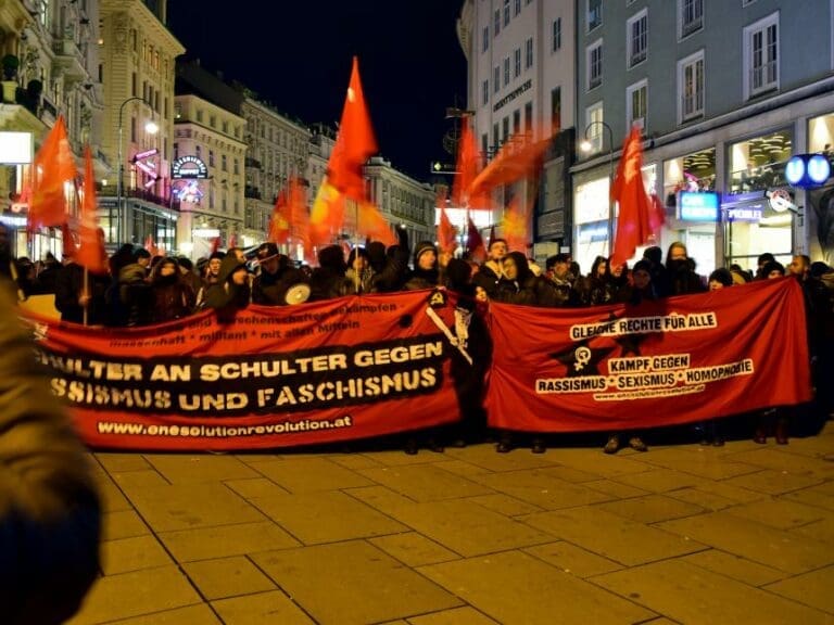 ÖH verteilt "Arschlecktücher" — Bild: Haeferl / Wikimedia (CC-BY-SA-3.0)