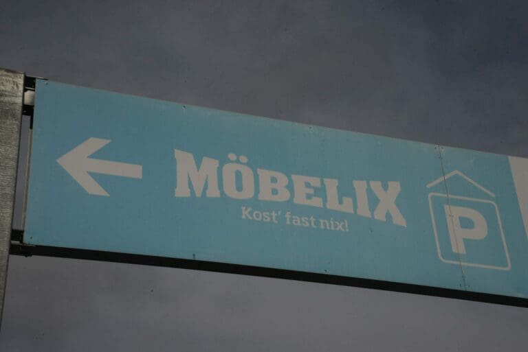 Möbelix: Man bezahlt und bekommt nicht alles — Bild: Unzensuriert.at