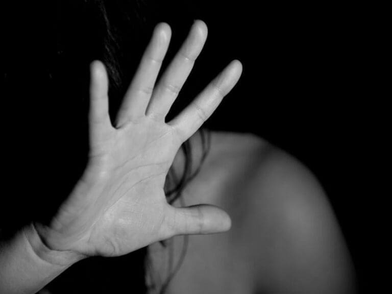 Bosnien: Migrant wollte 13-Jährige vergewaltigen — Bild: ninocare / pixabay / CC0