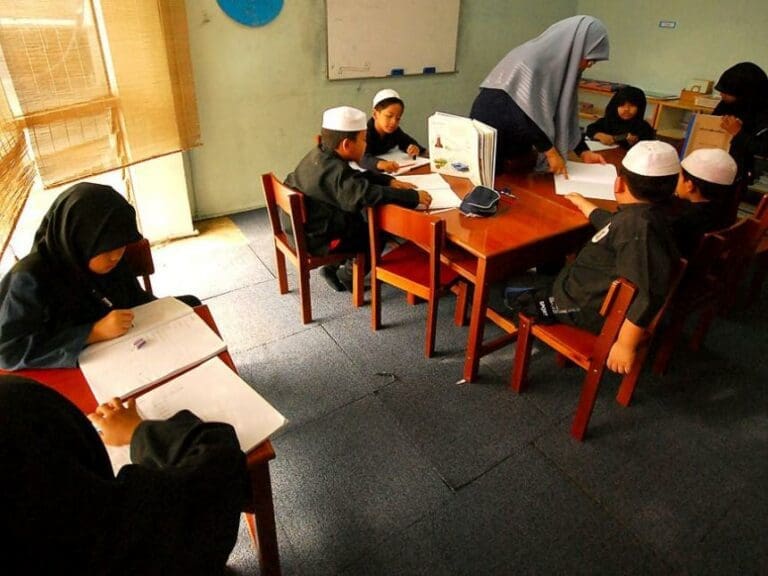 Kretschmann: Schüler sollen Islam studieren — Bild: amrufm / flickr (CC BY 2.0)