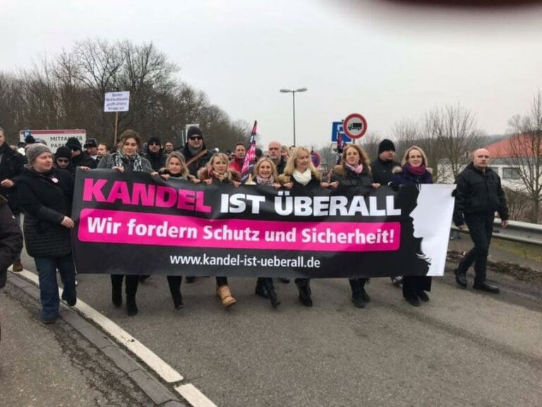 Kandel: Mordprozess ohne Öffentlichkeit — Bild: Frauenbündnis Kandel