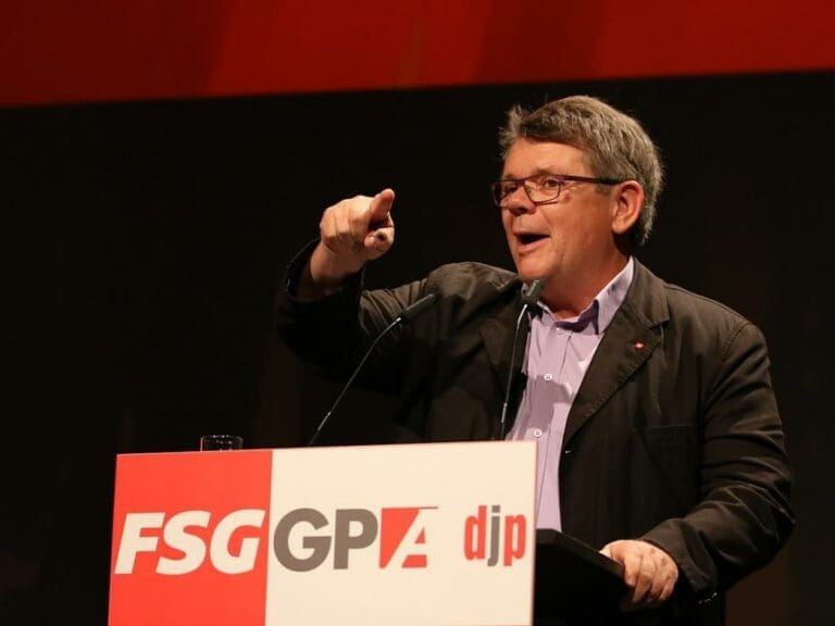 Katzian & Kern müssten höchstes Bußgeld zahlen — Bild: SPÖ Presse und Kommunikation / Wikimedia (CC BY-SA 2.0)