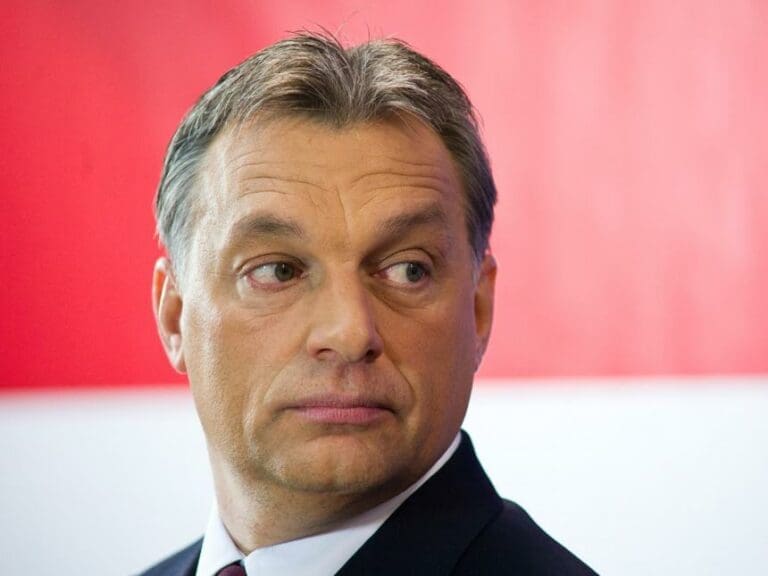 Orban mit Merkels Politik "aus dem Amt gejagt" — Bild: Európa Pont / wikimedia.org (CC-BY-2.0)