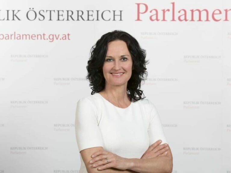 Glawischnig steigt auf in der Glücksspielindustrie — Bild: C Parlamentsdirektion / PHOTO SIMONIS