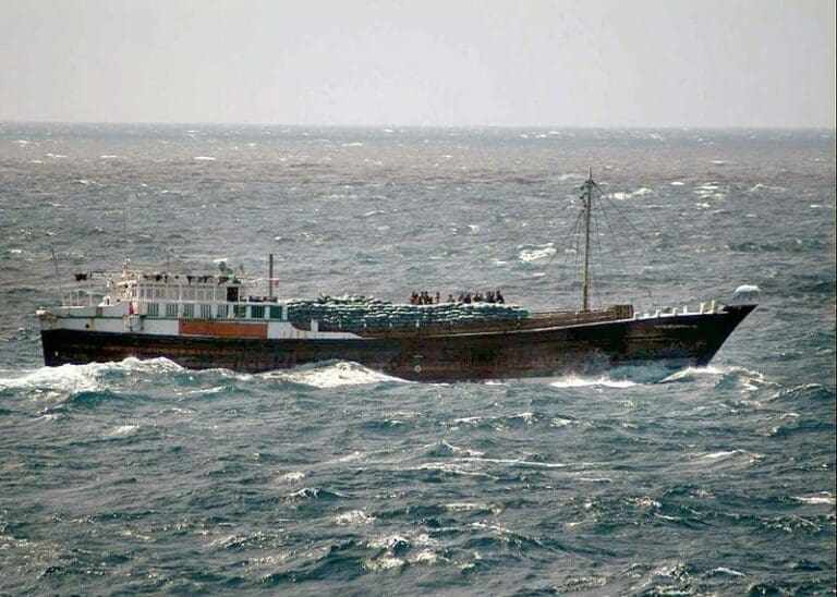 Somali Pirate Claimed Asylum In Austria — Bild: Chief Information Systems Technician Kenneth Anderson / wikimedia.com (CC-PD-Mark)