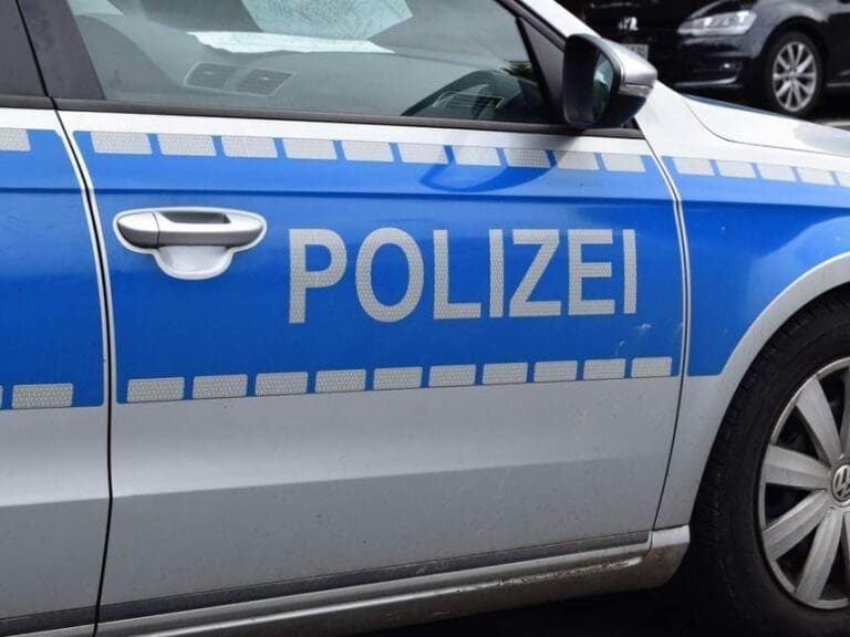 #Einzelfall: Nach sexueller Belästigung an 15-Jähriger uriniert und onaniert Somalier in Bahnhof — Bild: BlaulichtreportDE / Pixabay.com