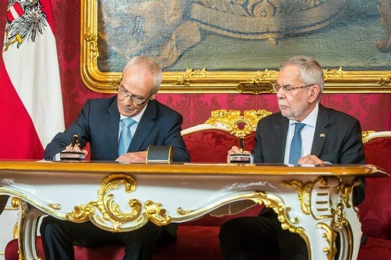 So wirkt ÖVP: Kickl-Nachfolger nimmt schon am zweiten Amtstag dessen Entscheidungen zurück — Bild: BMI / Gerd Pachauer