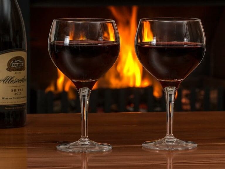Kern muss Strache Flasche Rotwein zahlen — Bild: stevepb / pixabay.com