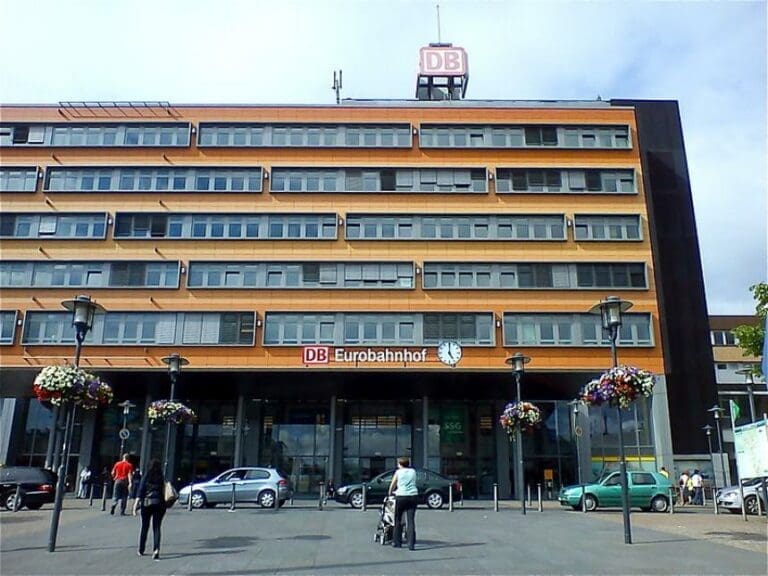 Last Member Of Rape Gang Catched In Train — Bild: 123FB / wikimedia.org (CC-Zero)