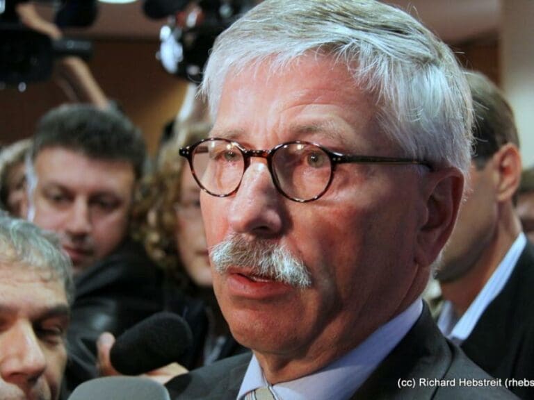 Thilo Sarrazin: Neues  Buch über Islamisierung — Bild: Richard Hebstreit / wikimedia commons / (CC BY 2.0)