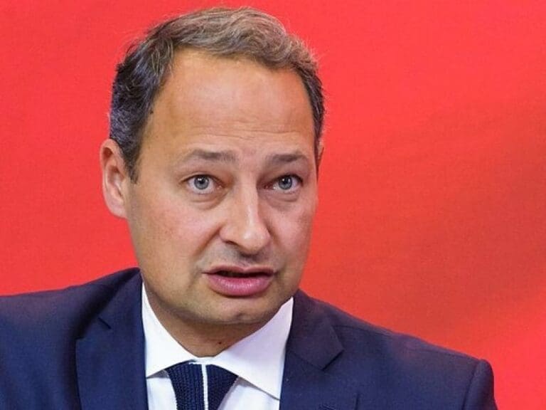 Briefwahl: SPÖ-Schieder auf Crashkurs mit VdB — Bild: Thomas Lehmann / SPÖ-Parteizentrale / Wikimedia (CC BY-SA 2.0)