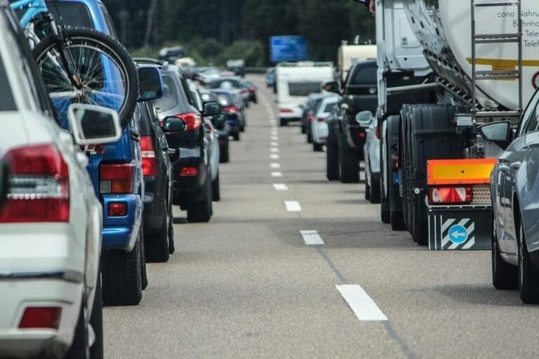 Die Tropenhitze ist durchwegs selbstgemacht — Bild: RettungsgasseJETZTde / pixabay.com