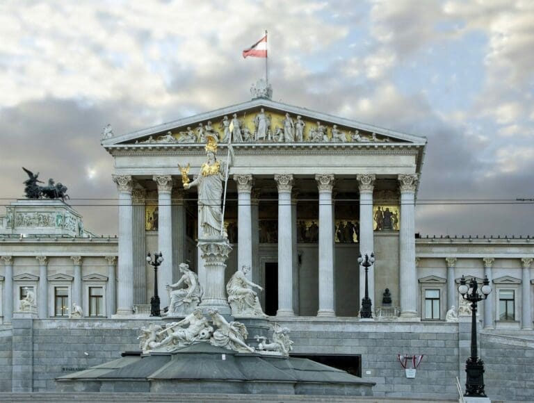 Wirtschaftsausschuss beschließt Pflegelehre — pixabay/12019