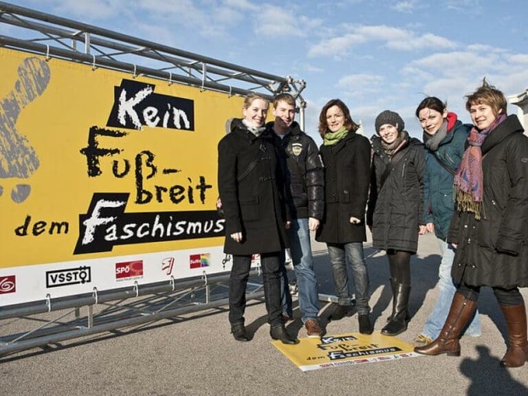 VSSTÖ "scheißt" auf unsere Leitkultur — Bild: SPÖ Presse und Kommunikation / wikimedia.com (CC BY-SA 2.0)