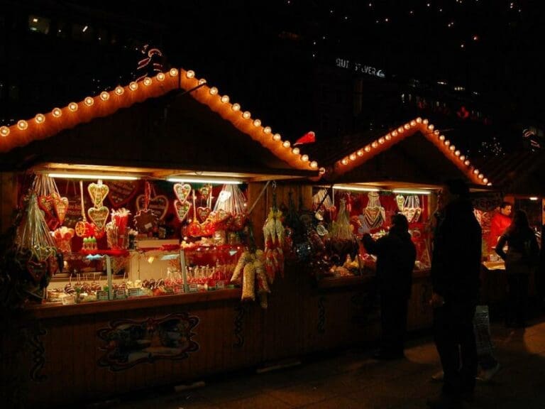 Syrer stechen Mann am Weihnachtsmarkt nieder — Bild: das_sabinchen / flickr.com