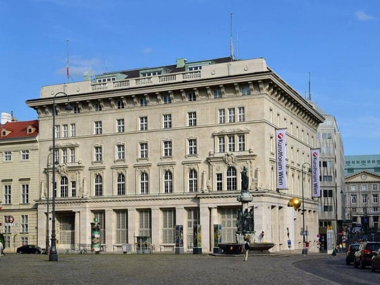 Neos wollen Berufsverbot für Verfassungsrichter — Bild: Wikimedia / Haeferl / CC BY-SA 3.0 AT